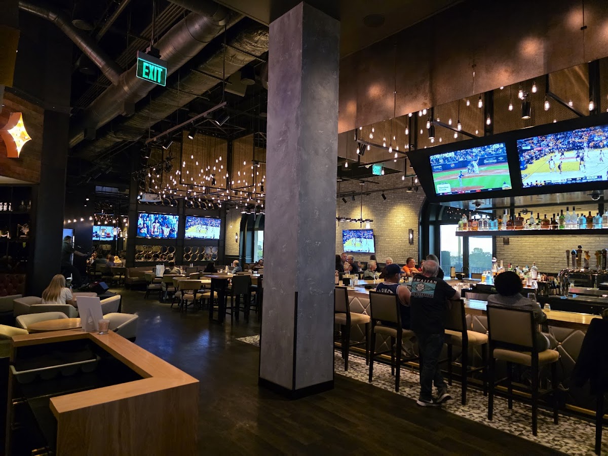 90 Ninety Bar + Grill